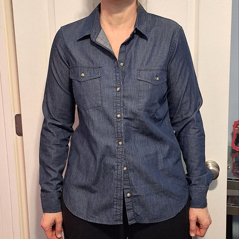 🌾BANANA REPUBLIC🌿Long-Sleeved Denim Shirt